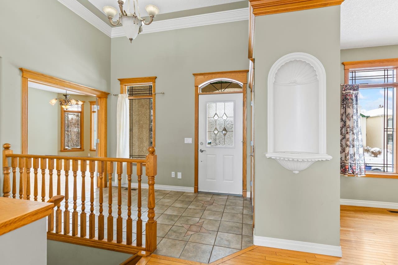 1622 23 Avenue Northwest