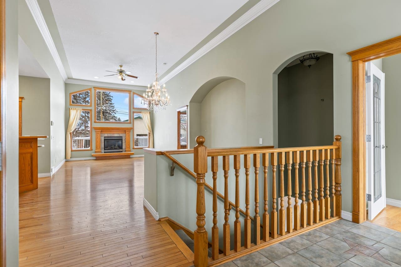 1622 23 Avenue Northwest