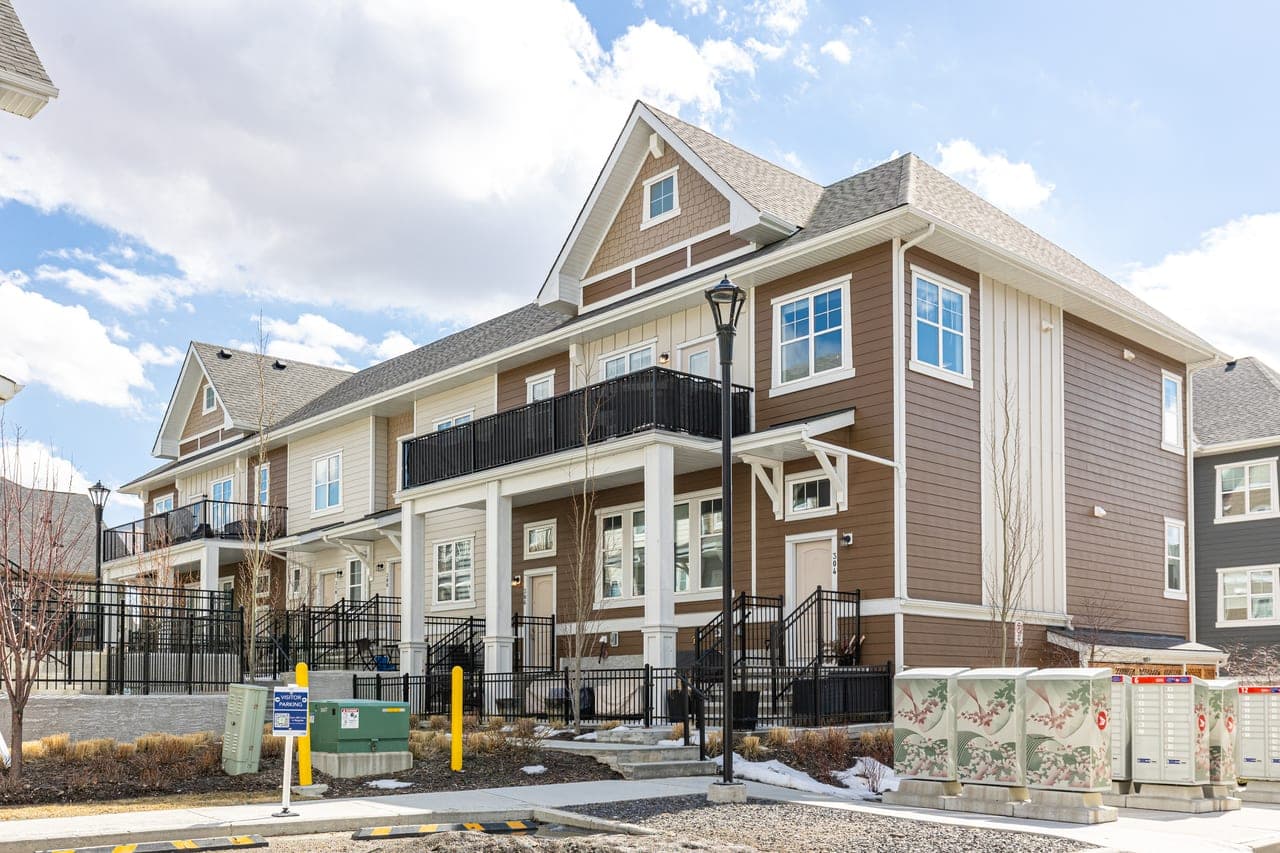 306 Cranbrook Walk Southeast