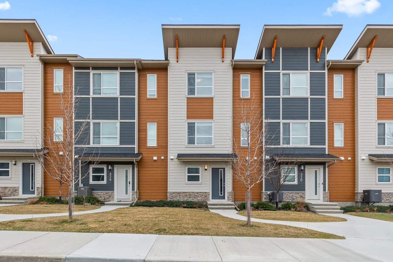 322 Harvest Hills Way Northeast