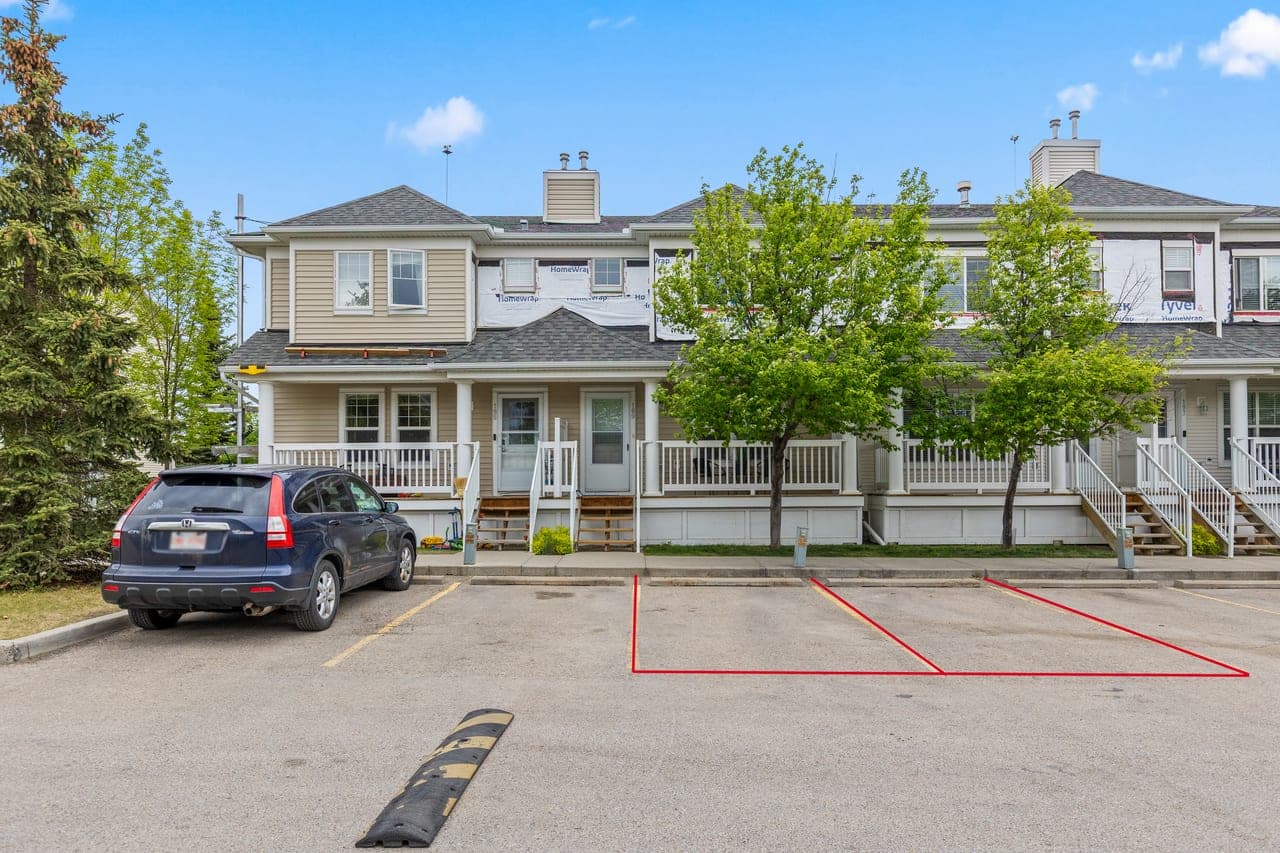 189 Country Village Manor Northeast