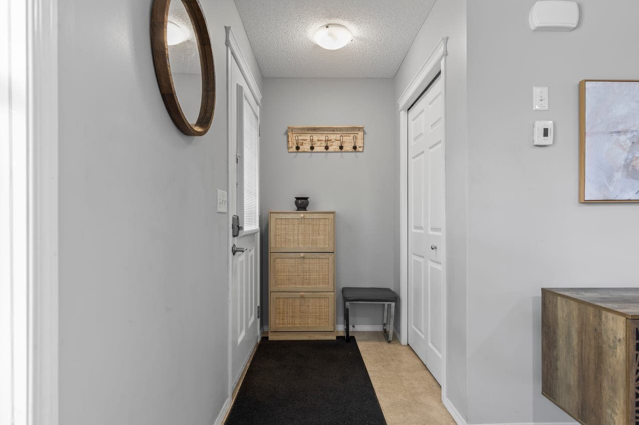 189 Country Village Manor Northeast