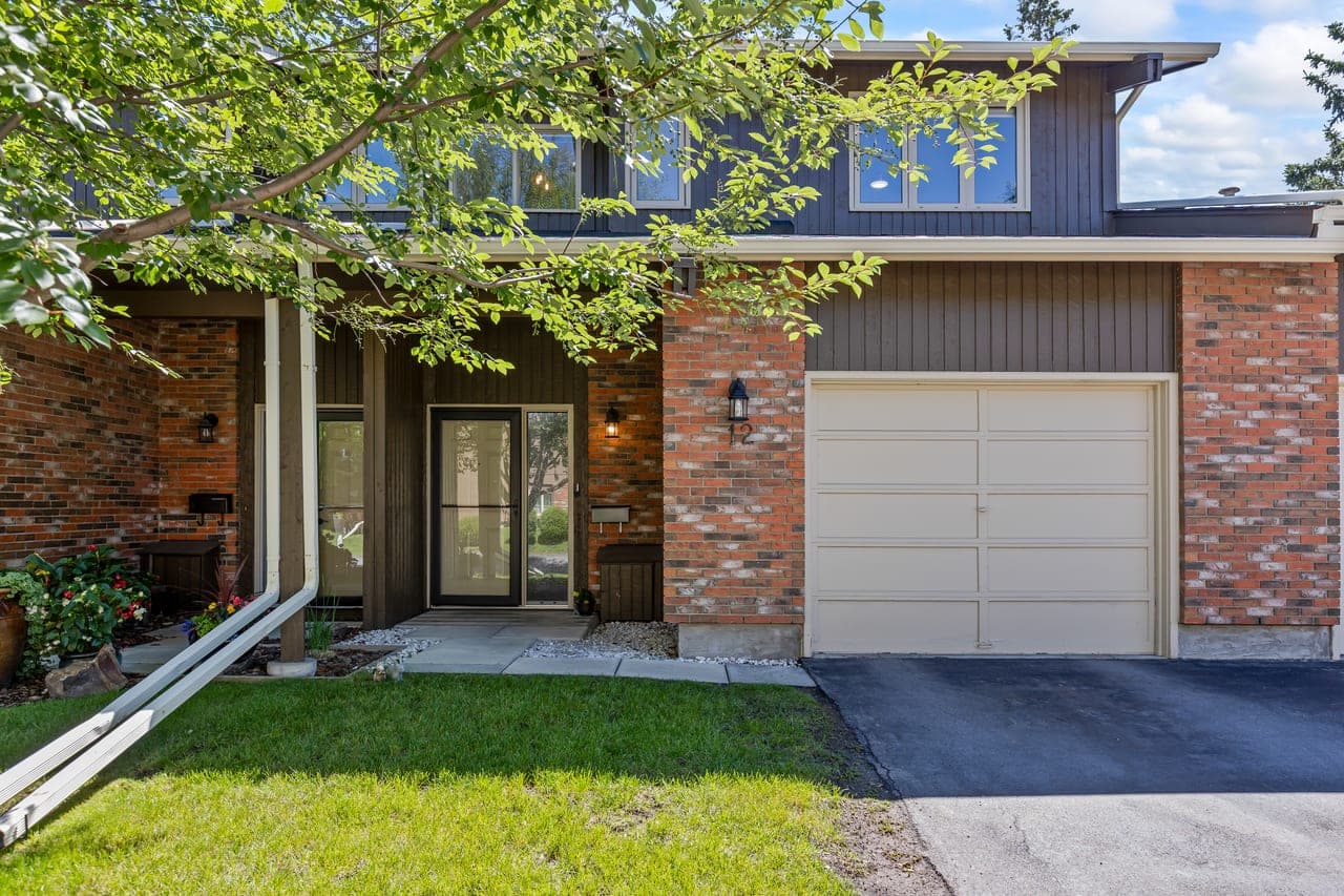 12-10001 Brookpark Blvd SW