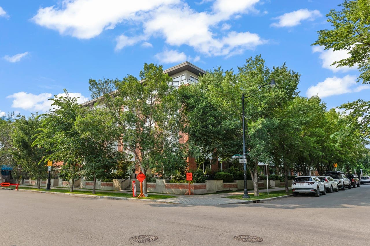 405-880 Centre Ave NE