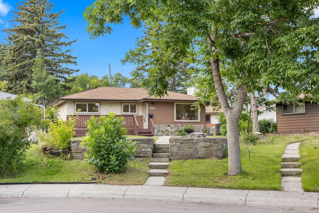 2007 Cottonwood Crescent Southeast