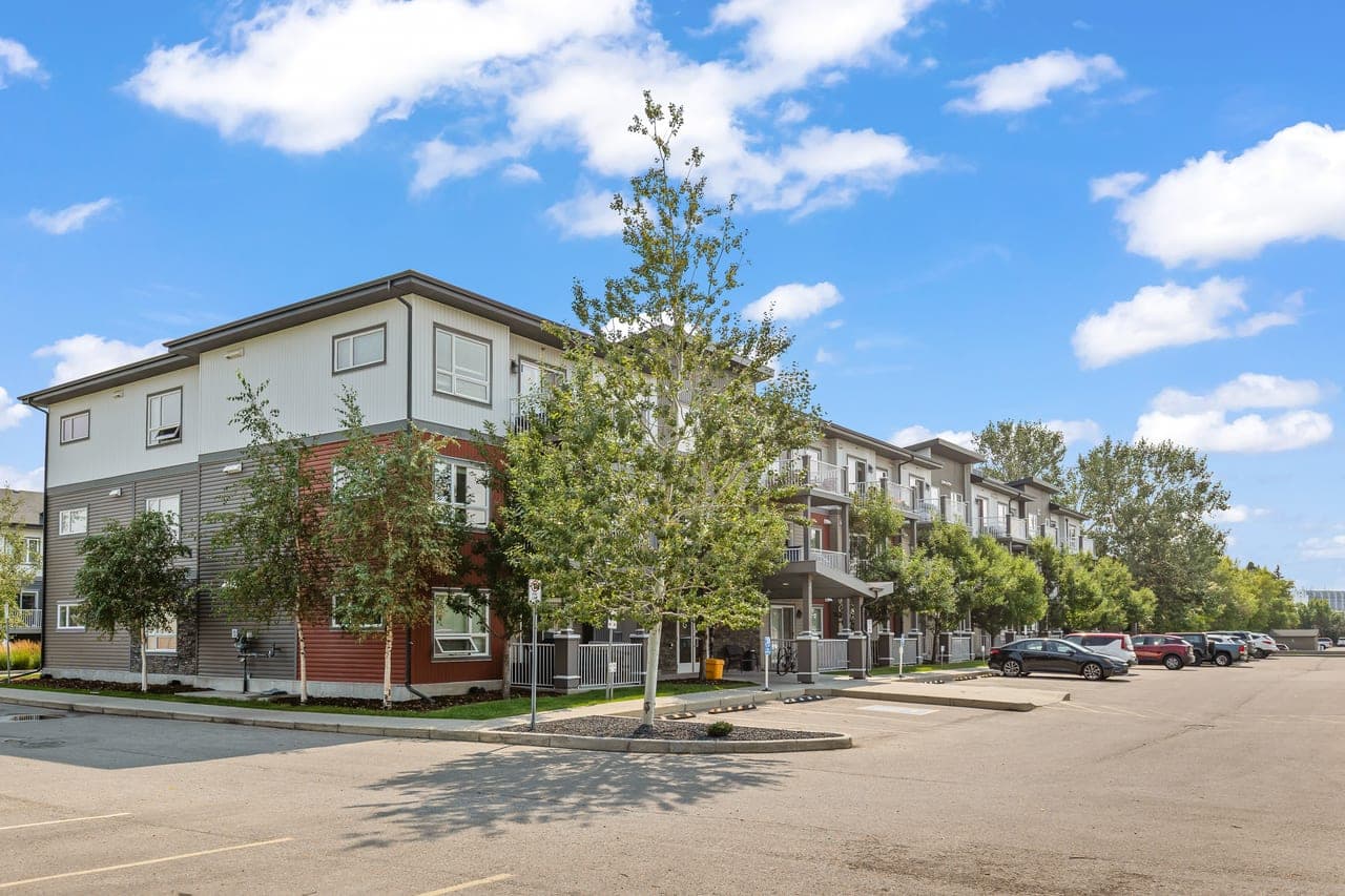 4201-5305 32 Ave SW