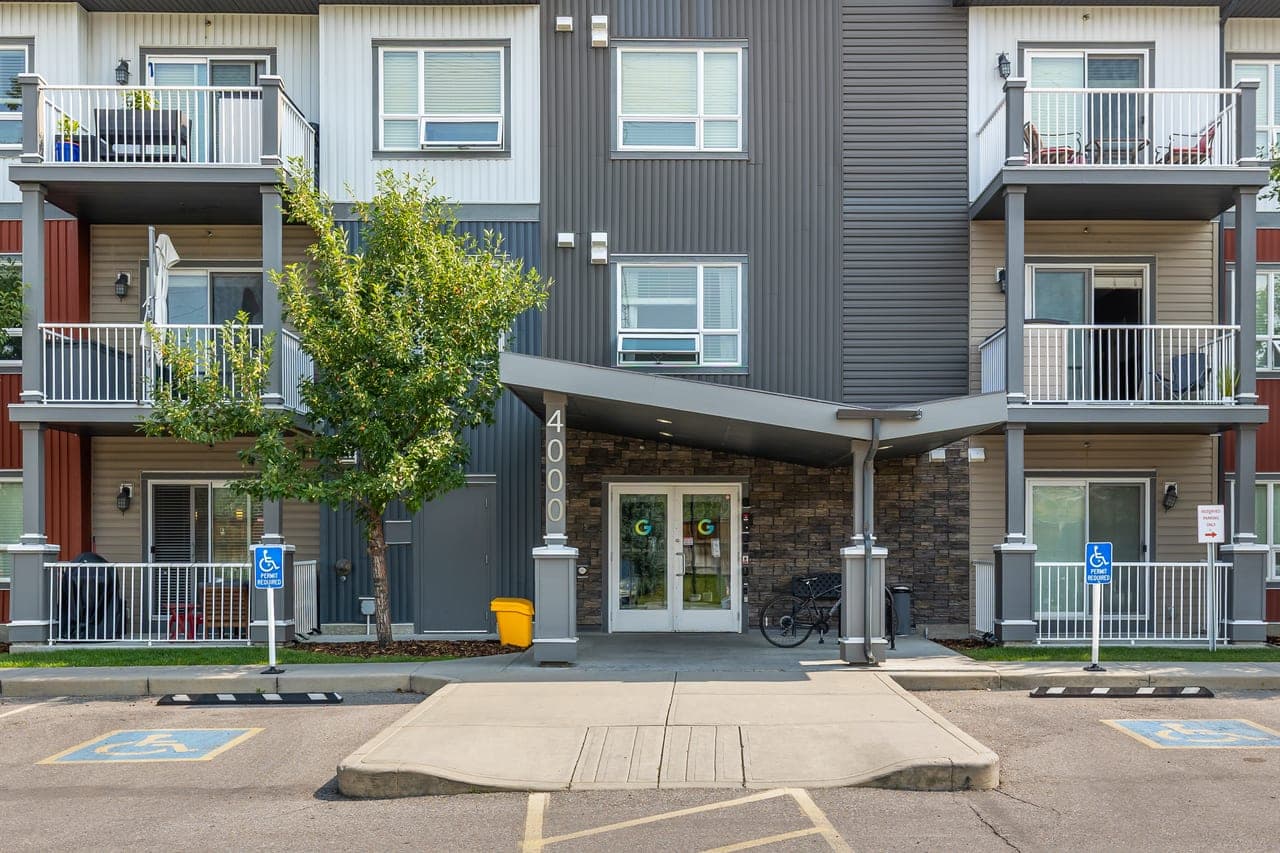 4201-5305 32 Ave SW