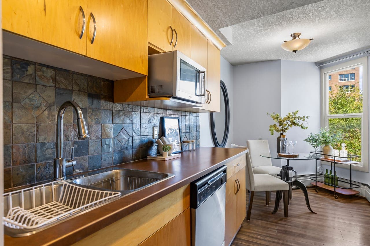 303-1309 14 Ave SW