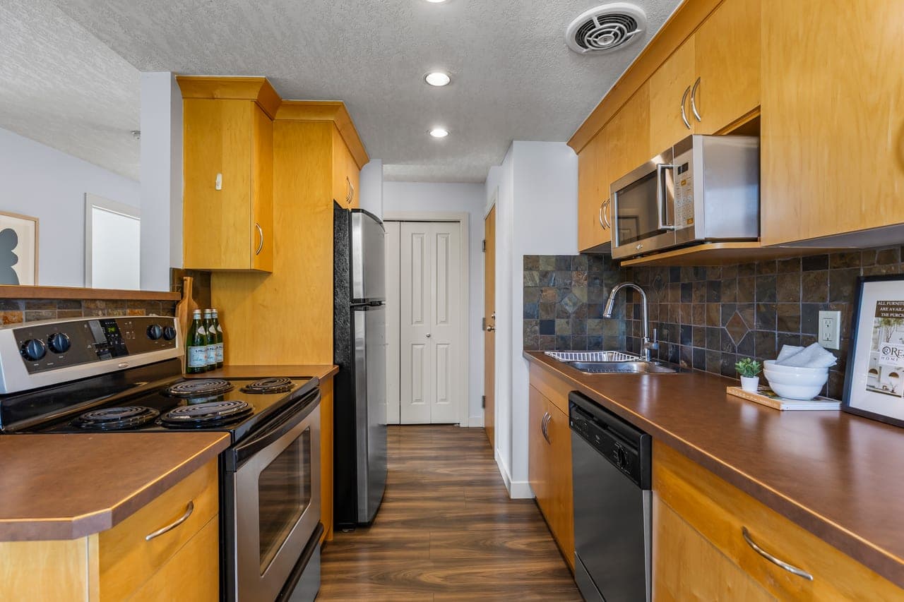 303-1309 14 Ave SW