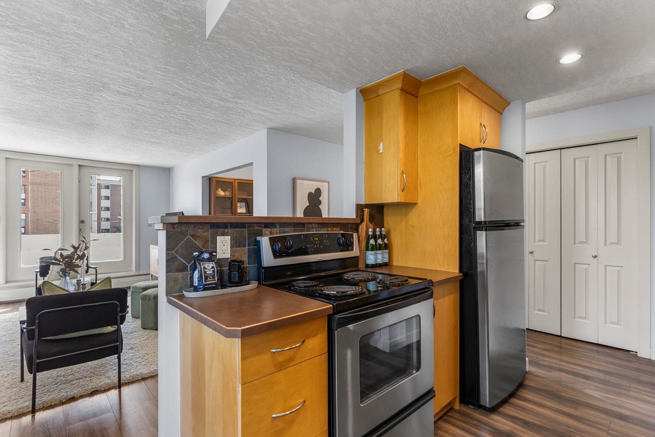 303-1309 14 Ave SW